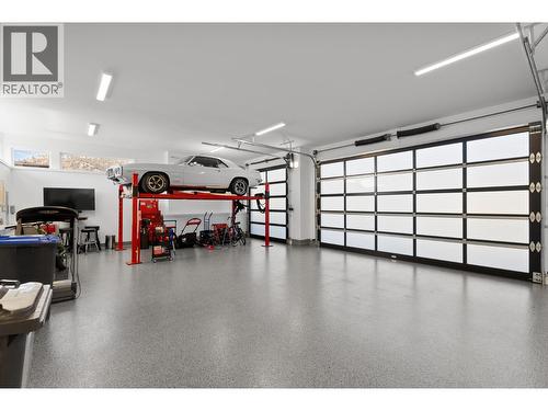 338 Rue Cheval Noir, Kamloops, BC - Indoor Photo Showing Garage