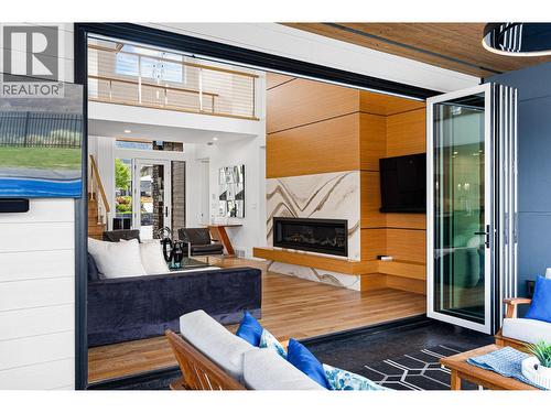 338 Rue Cheval Noir, Kamloops, BC -  With Fireplace With Exterior