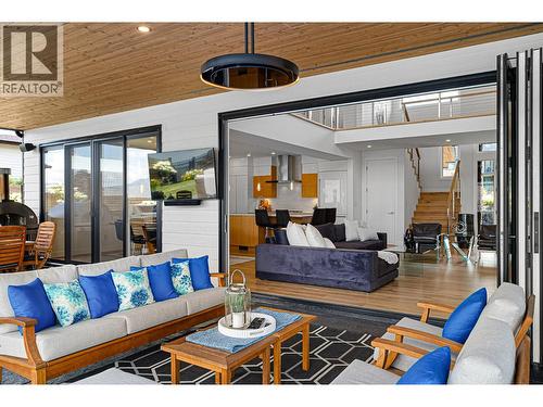 338 Rue Cheval Noir, Kamloops, BC - Indoor Photo Showing Living Room