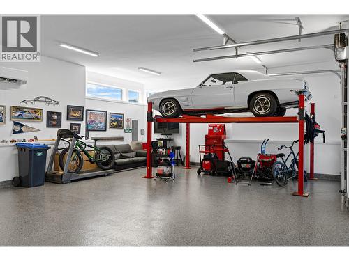 338 Rue Cheval Noir, Kamloops, BC - Indoor Photo Showing Garage