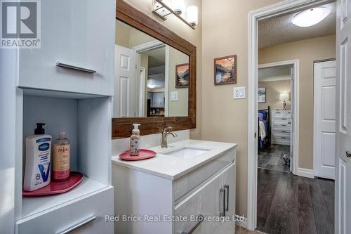 235 Wellington Street, Centre Wellington (Fergus), ON - Indoor Photo Showing Bathroom