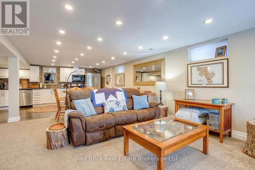 235 Wellington Street, Centre Wellington (Fergus), ON - Indoor Photo Showing Living Room