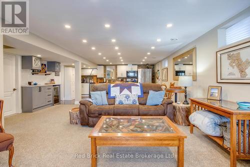 235 Wellington Street, Centre Wellington (Fergus), ON - Indoor Photo Showing Living Room