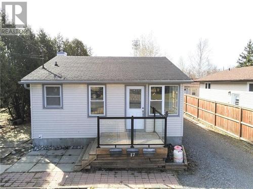 17 Clairmont Street  Sudbury, ON P3B 3S4