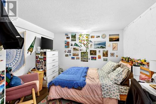 73 Renfrew Avenue, Ottawa, ON - Indoor Photo Showing Bedroom