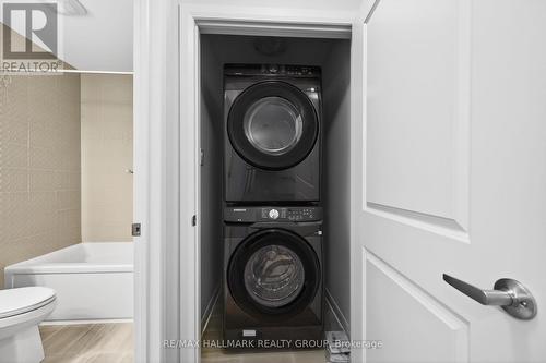 887 Eileen Vollick Crescent, Ottawa, ON - Indoor Photo Showing Laundry Room