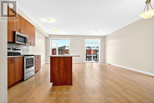 348 Raheen Court Ottawa Circuit, Ottawa, ON - Indoor Photo Showing Kitchen