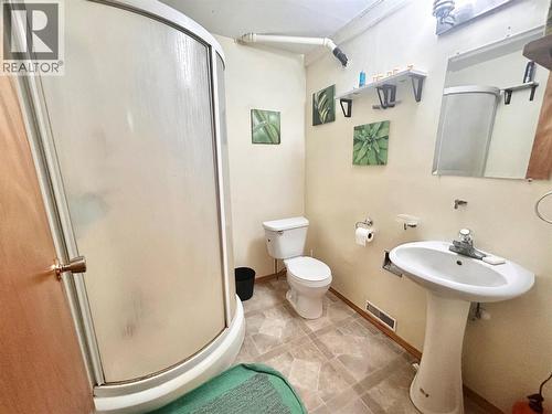 156 Gwillim Crescent, Tumbler Ridge, BC - Indoor Photo Showing Bathroom