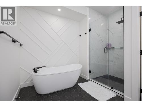 137 Whitefish Road, Vernon, BC - Indoor Photo Showing Bathroom