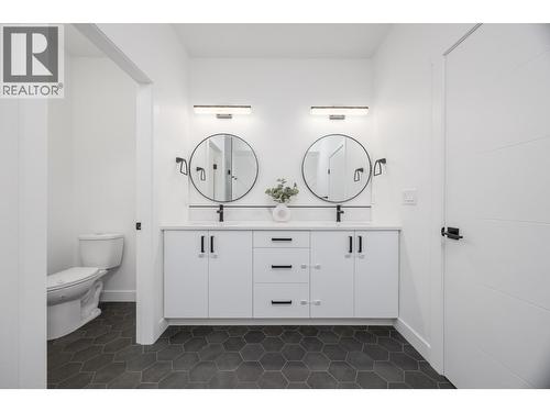 137 Whitefish Road, Vernon, BC - Indoor Photo Showing Bathroom