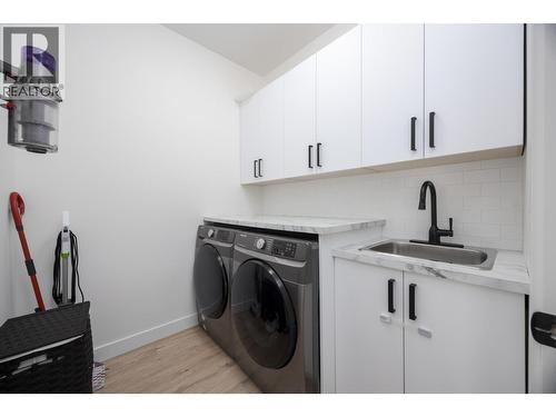 137 Whitefish Road, Vernon, BC - Indoor Photo Showing Laundry Room