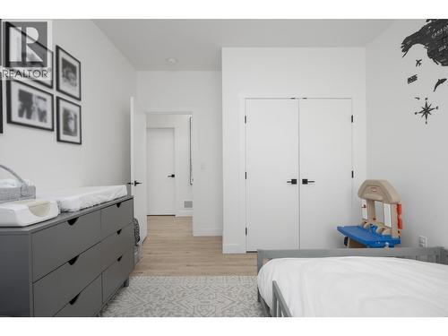 137 Whitefish Road, Vernon, BC - Indoor Photo Showing Bedroom