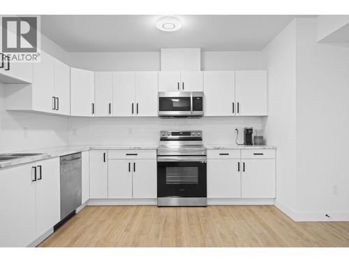 137 Whitefish Road, Vernon, BC - Indoor Photo Showing Kitchen
