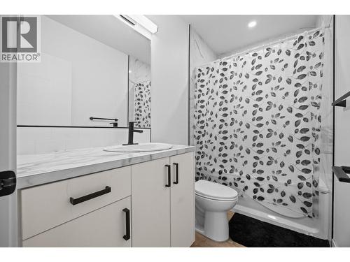 137 Whitefish Road, Vernon, BC - Indoor Photo Showing Bathroom