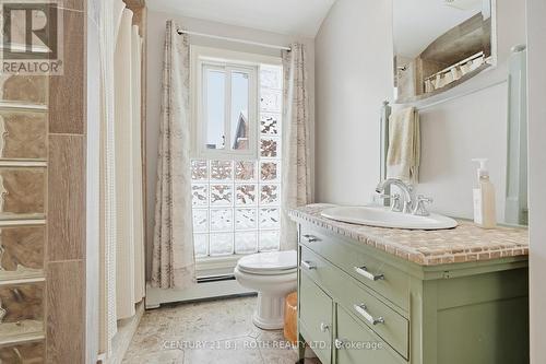 116 Burton Avenue, Barrie, ON - Indoor Photo Showing Bathroom