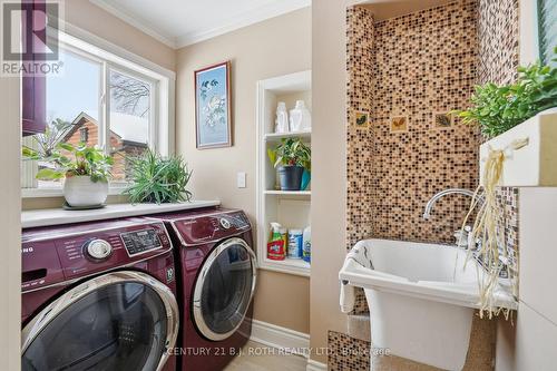 116 Burton Avenue, Barrie, ON - Indoor Photo Showing Laundry Room