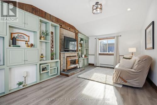 116 Burton Avenue, Barrie, ON - Indoor With Fireplace