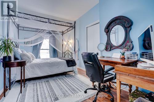 201 Canice Street, Orillia, ON - Indoor