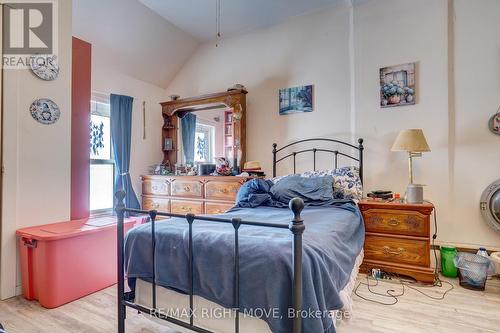 203 Canice Street, Orillia, ON - Indoor Photo Showing Bedroom