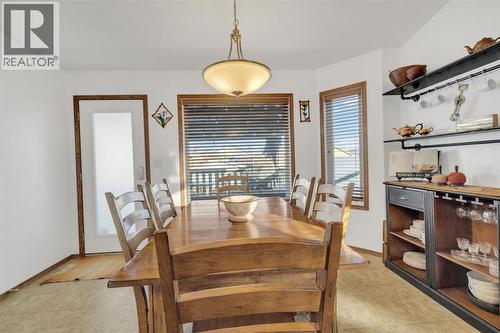 10 Wilkinson Circle, Sylvan Lake, AB - Indoor Photo Showing Dining Room
