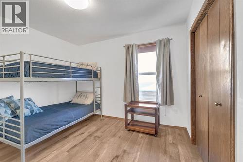 10 Wilkinson Circle, Sylvan Lake, AB - Indoor Photo Showing Bedroom