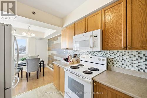 304 - 841 Battell Street, Cobourg, ON - Indoor Photo Showing Kitchen