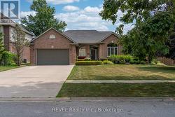 5 BEECHWOOD CRESCENT  Pelham (Fonthill), ON L0S 1E7