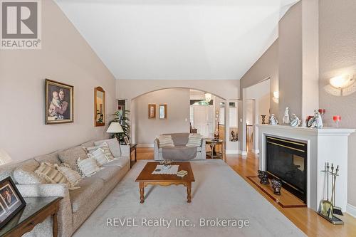 5 Beechwood Crescent, Pelham (Fonthill), ON - Indoor Photo Showing Living Room With Fireplace