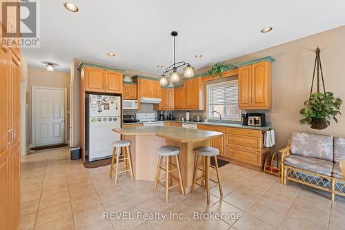 5 Beechwood Crescent, Pelham (Fonthill), ON - Indoor Photo Showing Kitchen