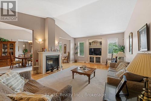 5 Beechwood Crescent, Pelham (Fonthill), ON - Indoor Photo Showing Living Room With Fireplace