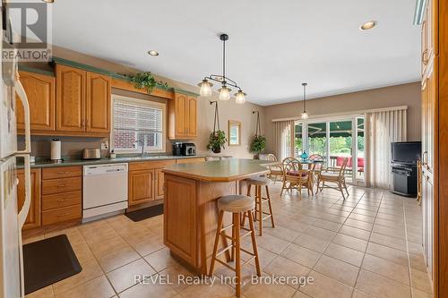5 Beechwood Crescent, Pelham (Fonthill), ON - Indoor Photo Showing Kitchen