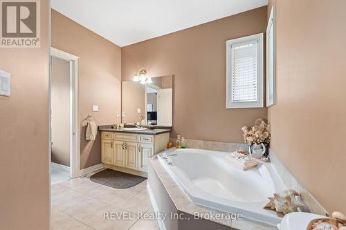 5 Beechwood Crescent, Pelham (Fonthill), ON - Indoor Photo Showing Bathroom