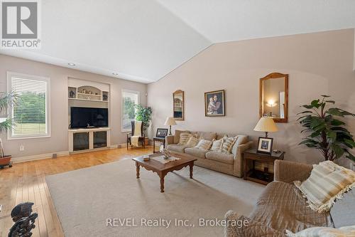 5 Beechwood Crescent, Pelham (Fonthill), ON - Indoor Photo Showing Living Room
