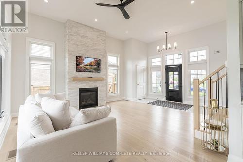 619 Brian Street, Fort Erie (Crescent Park), ON - Indoor Photo Showing Living Room With Fireplace