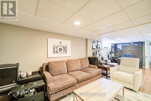 47 Brenda Crescent, Toronto, ON - Indoor Photo Showing Living Room