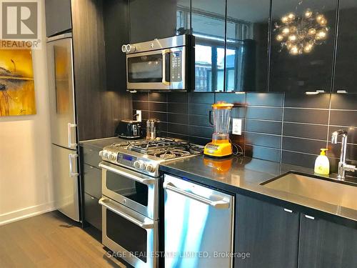 533 - 88 Colgate Avenue, Toronto, ON - Indoor Photo Showing Kitchen
