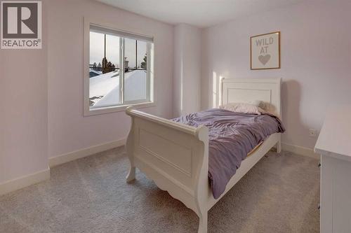 1721 20 Avenue Nw, Calgary, AB - Indoor Photo Showing Bedroom