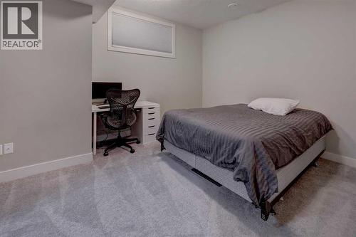 1721 20 Avenue Nw, Calgary, AB - Indoor Photo Showing Bedroom