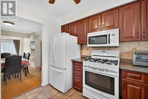 100 Poplar Crescent, Aurora, ON - Indoor Photo Showing Kitchen