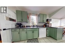 Bright kitchen with updates Creston - 