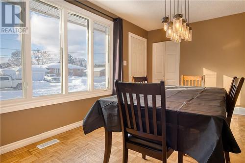 4394 Hamilton, Hanmer, ON - Indoor Photo Showing Dining Room