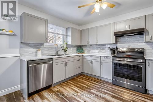 82 - 141 Condor Court, London East (East P), ON - Indoor Photo Showing Kitchen With Upgraded Kitchen