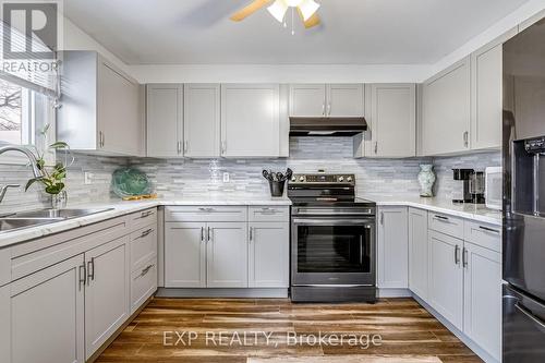 82 - 141 Condor Court, London East (East P), ON - Indoor Photo Showing Kitchen With Double Sink With Upgraded Kitchen