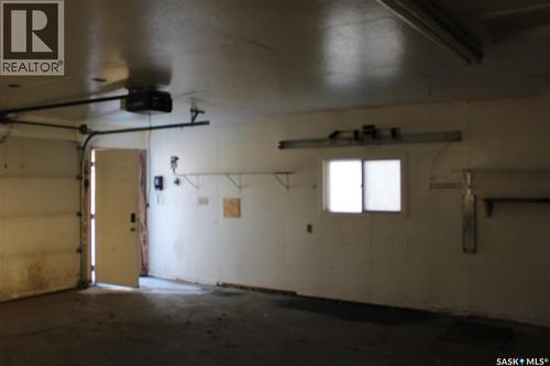 413 1St Street, Kipling, SK - Indoor Photo Showing Garage