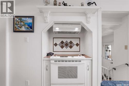 1726 Alexandra Avenue, Saskatoon, SK - Indoor Photo Showing Laundry Room