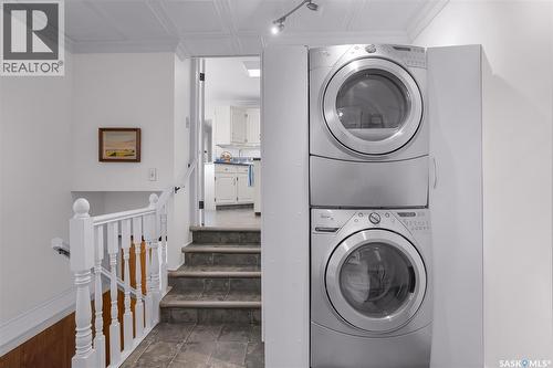 1726 Alexandra Avenue, Saskatoon, SK - Indoor Photo Showing Laundry Room