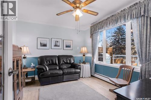 1726 Alexandra Avenue, Saskatoon, SK - Indoor Photo Showing Living Room