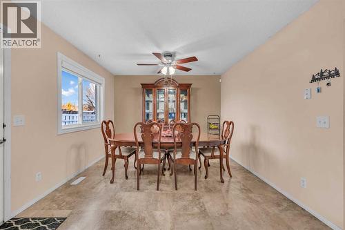131 Coral Springs Circle Ne, Calgary, AB - Indoor Photo Showing Dining Room