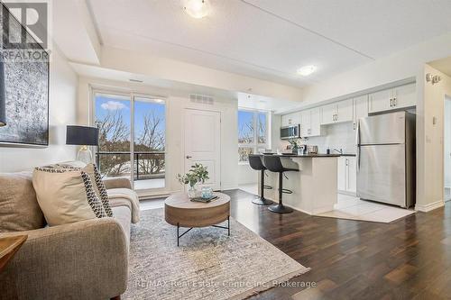 210 - 1280 Gordon Street, Guelph (Kortright East), ON - Indoor Photo Showing Other Room