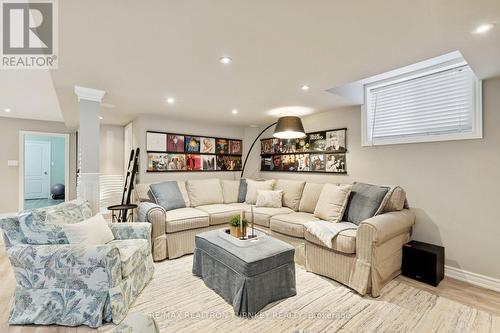 Space for a Huge Sectional! - 407 Seneca Court, Newmarket, ON - Indoor Photo Showing Living Room